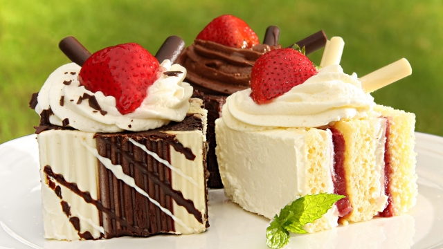 Indulge Your Sweet Tooth at the Ultimate Cake Shop Haven!