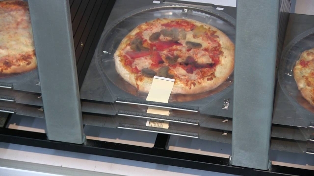 Slice on the Go: The Rise of Pizza Vending Machines
